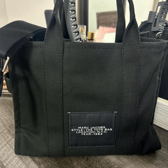 Marc Jacob’s Canvas Medium Tote Bag - Picture 4 of 5